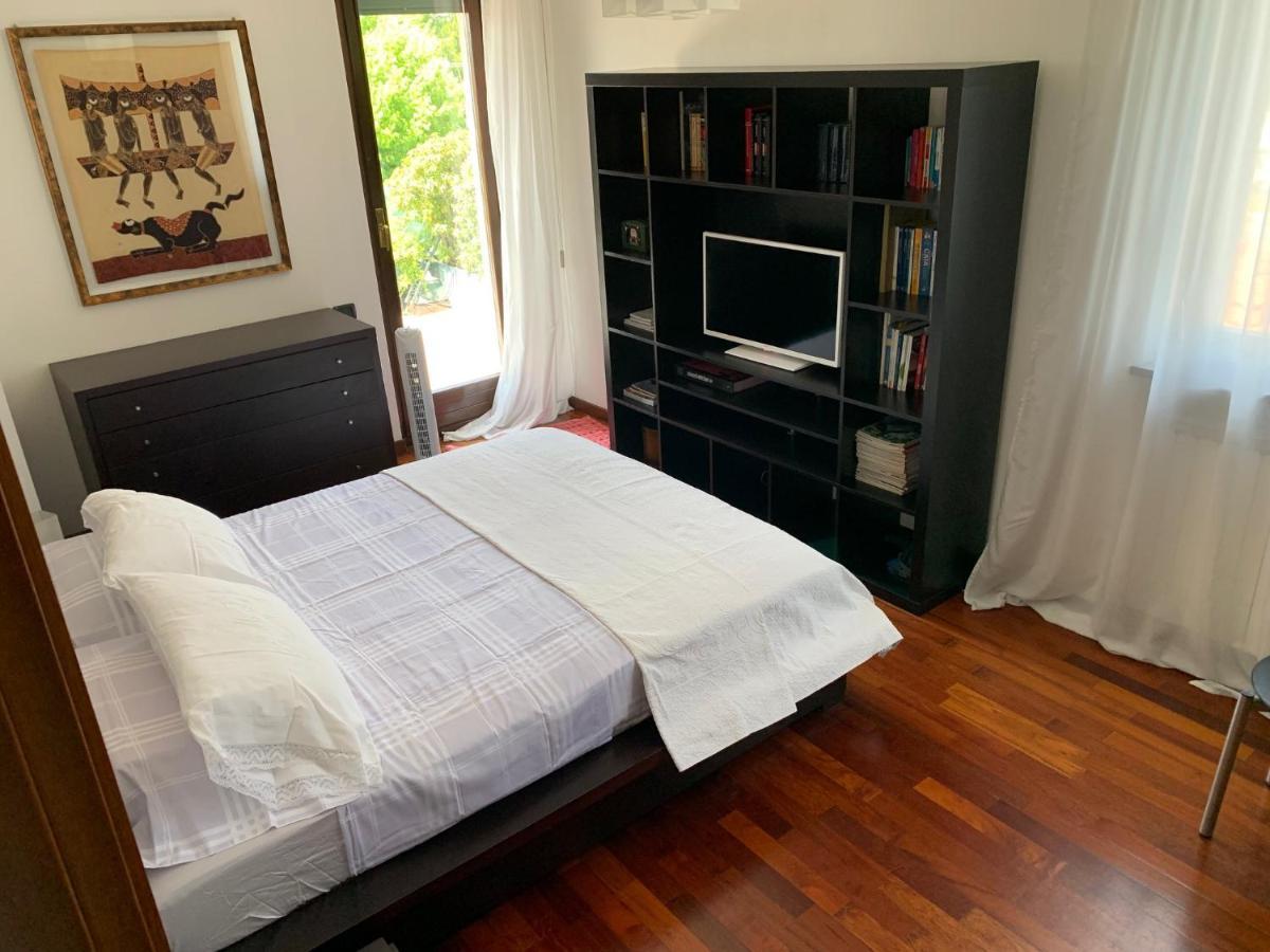 Near Como, Charming Apartment With Fireplace Grandate Extérieur photo