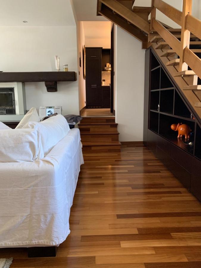 Near Como, Charming Apartment With Fireplace Grandate Extérieur photo